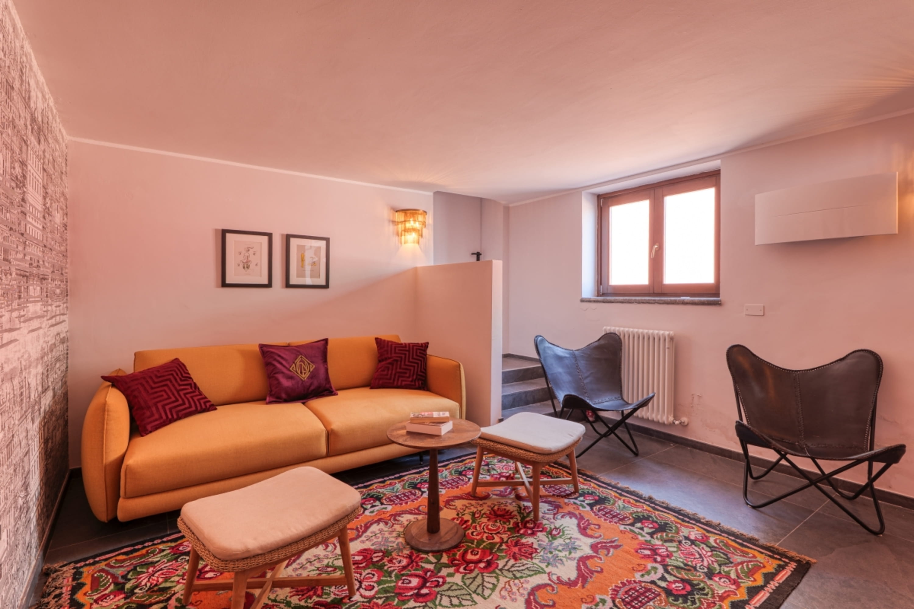 The Tavernetta suite bathroom and lounge